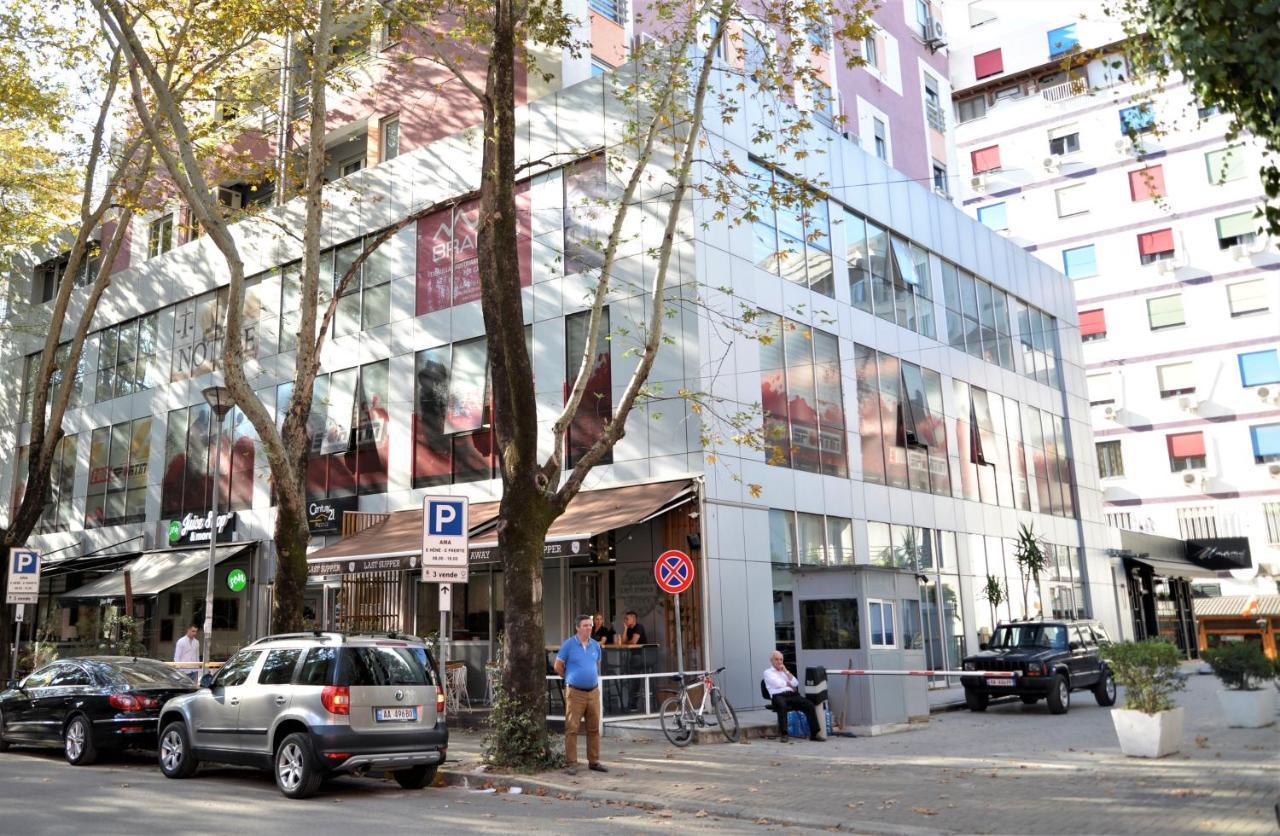 Haris Apartment Tirana no.3 Luaran gambar
